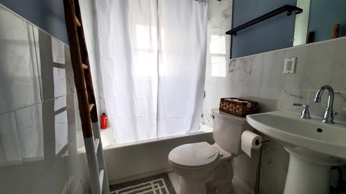 Apartmán The Blue Sapphire 2Br 2 King Beds & Ample Backyard Bridgeport Exteriér fotografie